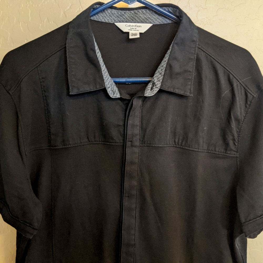 Calvin Klein Body Fit Men's Short Sleeve Button Down Shirt XL